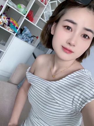 人生看似简单,却承载着太多的情非得已,生活看似容易,却让你身不由己,谁心里没点故事,只是学会了控制。