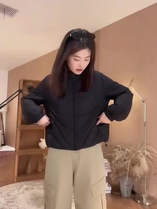 萱贝纯黑色简约百搭长袖上衣女2025秋季新款宽松时尚显瘦短外套#休闲穿搭 #时尚休闲女装 短款外套#谁穿谁好看不分年龄段
