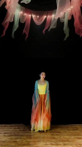 跟风跳一个很火的网红舞#《邯郸舞步》