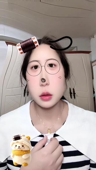 持续偷看别人动态一年,是不甘心吗?#深夜碎碎念 #情感经历分享 #视奸 #前任#上热门 @DOU+小助手