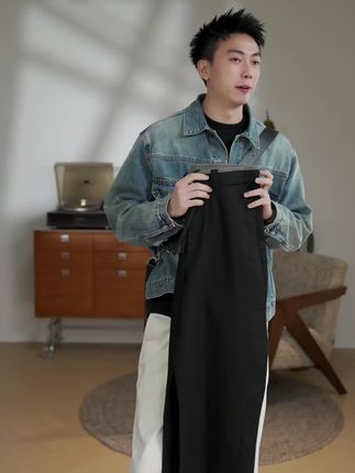 宝子们👖YIHAO STUDIO秋季男款直筒休闲裤太绝啦!高级简约风满满,宽松直筒超藏肉,修饰腿型绝绝子👍全棉面料柔软透气,穿起来舒适到不想脱,阳光又百搭,轻松拿捏各种场合😍 #YIHAOSTUDIO #直筒休闲裤 #秋季男装 #百搭神裤 #舒适穿搭