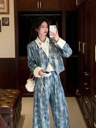 蓝色扎染牛仔时尚套装2025新款设计感假两件外套阔腿裤两件套#韩系穿搭 #慵懒风穿搭 #ootd穿搭 #时尚穿搭 #春秋穿搭
