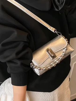 #潮酷小方包 #百搭通勤包 #斜挎包 #链珠单肩包 #小众女包包