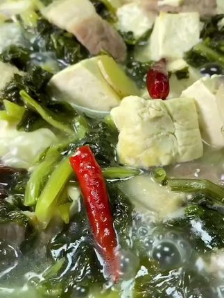 东北新鲜雪里红盐渍菜 当季新菜不老不柴嘎嘎嫩,炖豆腐好吃下饭#抖音美食推荐官 #雪里红 #雪里红咸菜 #雪里蕻 #雪里蕻炖豆腐
