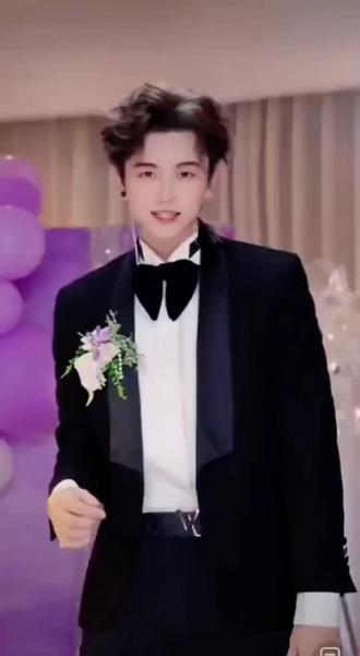 小野🥀今天休息一天不播,大家不要跑空哦#帅爆了 @小野🥀₅₁₇星城