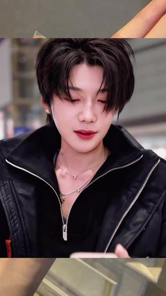 普普机场路透同款项链终于找到啦!get和云熠一起过大年🧨#云熠cp #abyb #云棋 #郝熠然 #明星同款