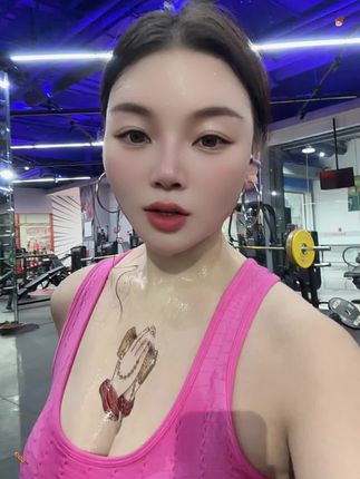 #爱健身的小姐姐 #健身房日常 #见人不如健身