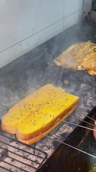 拜托,不会还有人没看过逐玉吧! 你若留下来,我杀鱼养你啊!#谢征亲回去了 #味道好极了你们想吃吗 #烧烤 #转场 #逐玉