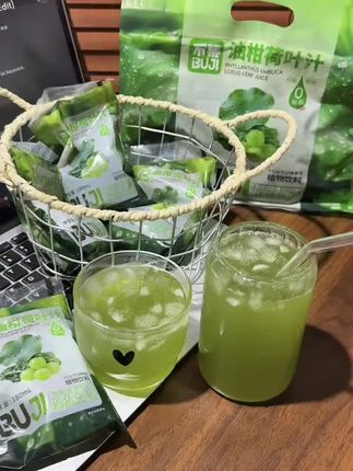 这才是小仙女的夏日快乐水啊!吃大餐点外卖的时候喝,清爽又解腻!#夏日饮品 #油柑汁 #不集#油柑荷叶饮