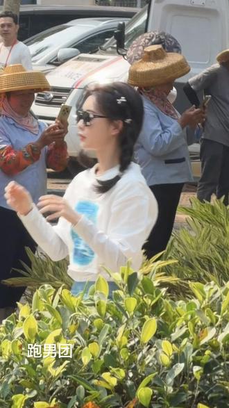 他们来了临高 啊啊啊我谁都看到了 你也会觉得我很幸福吧~
#奔跑吧兄弟 @白鹿my @孟子义 @李昀锐Lin @范丞丞 @李晨 @沙溢 (排名不分先后)
#时代少年团