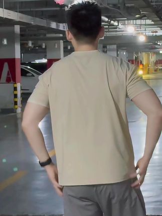 夏季冰感体恤、打造型男版本答案。