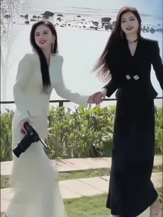 请不要假装努力,结果不会陪你演戏#气质穿搭 #谁穿谁好看系列 #秋冬穿搭 #简约大气 #时尚