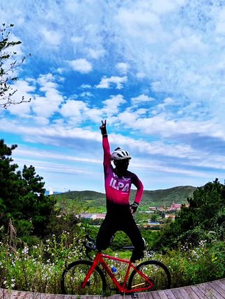 放假就要找个安静的地方自己玩,快乐就在当下(๑˃̵ᴗ˂̵)🎈#户外登山 #户外骑行 #爱生活爱骑行 #骑行 #骑车看风景