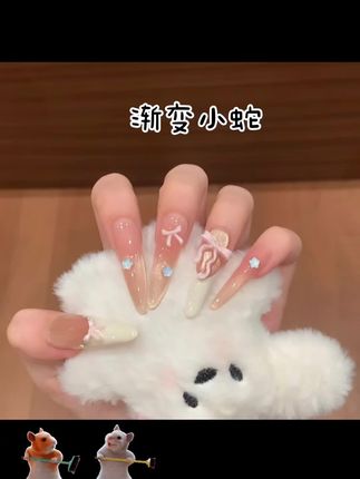 纯手工穿戴甲高级薄荷绿渐变小蛇美甲新中式氛围感竹子猫眼#神仙美甲 #薄荷美甲 #猫眼美甲 #蛇年美甲 #穿戴甲随意摘戴