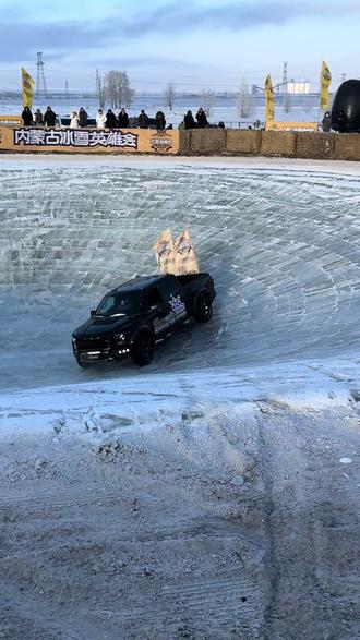 下呼伦贝尔冰锅、需要胆量、魄力、更需要技术#内蒙古冰雪英雄会 #让世界看到呼伦贝尔 #雪地穿越 #呼伦贝尔新闻#硬派越野