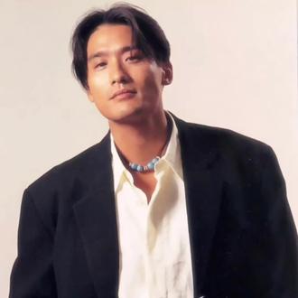 马自达起诉梁家辉 ,开庭当日,马自达法人代表和律师,开马自达去出庭。结果堵车,于是法官宣判
梁家辉胜诉#经典台词片段 #法拉利老了还是法拉利 #梁家辉 #那些让人印象深刻的经典台词