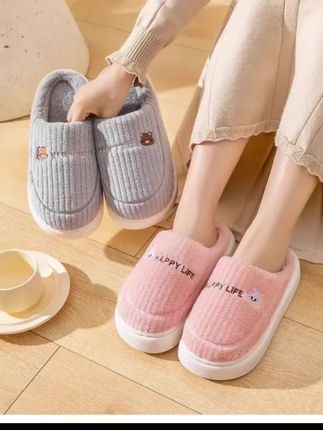 壹品托鞋穿起来十分舒服,柔软温和,像爱的感觉,需要的宝宝们点击左下角下单哦,壹品托鞋。#好物分享#可爱萌娃