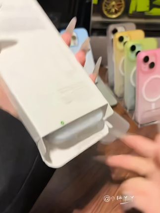 哇~好喜欢这个渐变色冰雾磁吸壳呀~颜控的我真的爱死了它!!好朋友快给我买!#手机壳 #高颜值 #这个手机壳真的长在我心巴上了 #这也太好看了 #磁吸手机壳