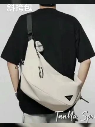 运动健身包出差旅行背包单肩背休闲简约出街游戏包斜挎包 #斜挎包 #出差旅行必备 #大容量 #多功能旋耕机 #好物推荐🔥