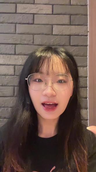 瑞幸新品测评!西瓜冰奶一上午变为馊西瓜水😅 #暑期爱喝咖 #咖啡 #瑞幸咖啡 #新品 #美食判官已上线
