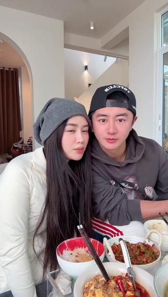 黄姐觉得黑米不愿意跟自己生宝宝#黄姐黑米 #夫妻日常 #情侣 #情侣日常#恋爱