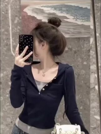 打底衫女春秋款假两件连帽圆领薄款短款上衣修身洋气长袖t恤女潮#洋气假两件上衣 #时尚百搭 #减龄穿搭 #早秋新款