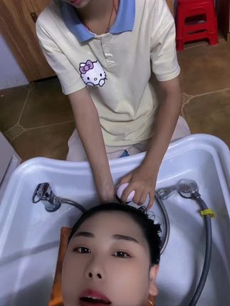 现在的娃乖的时候很可爱啊