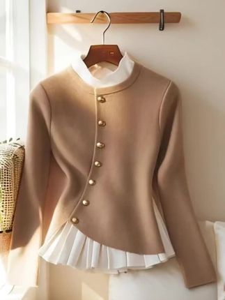 #秋冬穿搭新鲜感在线  #早秋通勤出游穿搭一起拿捏#秋季彩色系穿搭测评#早秋黑白灰穿搭测评#细节满满的秋冬设计感穿搭