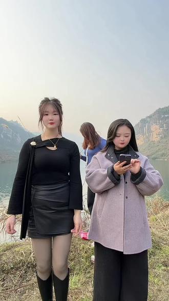 老头可以来报名了😂 看上哪个直接带走😜😜#追求 #老头 #原创视频#内容过于真实 #搞笑