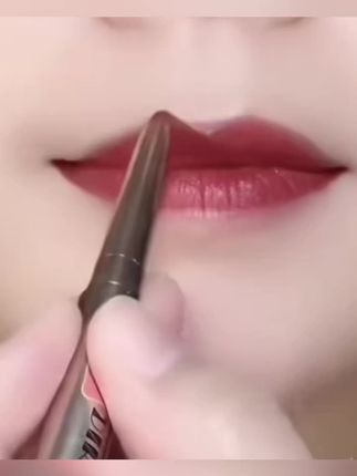唇线笔正品哑光雾面自动旋转唇笔持久防水不掉色修饰唇形新手神器#唇线笔 #口红 #唇泥 #不沾杯不掉色 #不沾杯不掉色口红
