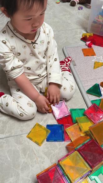 第一次和豆包聊天,聊了二十多分钟,豆包很会聊也很会引导,可以用来陪伴孩子了#豆包聊天