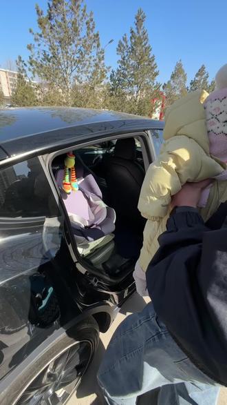 都说高速查安全座椅,但是我家宝宝不喜欢反向 一直起来 #安全座椅