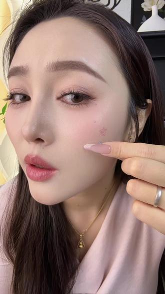 油痘肌星人福音!素颜也不怕担心爆痘尴尬了!你就用#羽素星闪痘痘贴一贴一个准!#痘痘贴#痘痘贴推荐#星星痘痘贴