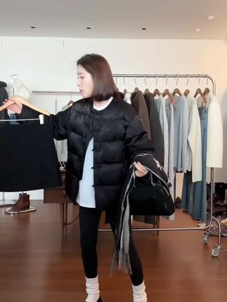 精致又俏皮活力感的呢料半身裙短裙,百搭又实用,秋冬穿搭连裤袜穿搭显气质又显比例#半身裙 #短裙 #呢料半裙#半身裙搭配 #穿搭分享