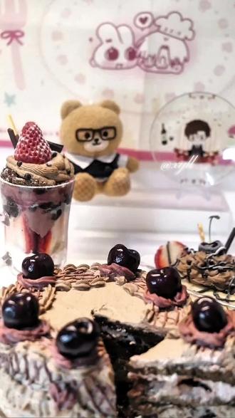 厨房笨蛋也能从0搞定推活蛋糕!附教程
不用怕胖,主包做完瘦了两斤orz
想要一个全是美味痛糕的评论区!!
#二次元 #推活 #生日推活 #烘焙教程