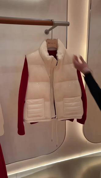 VITALITY COCO·BC系列秋冬上新亮片重工女士羽绒马甲-2492#女装 #秋冬穿搭 #穿搭 #保暖又好看 #今天穿什么