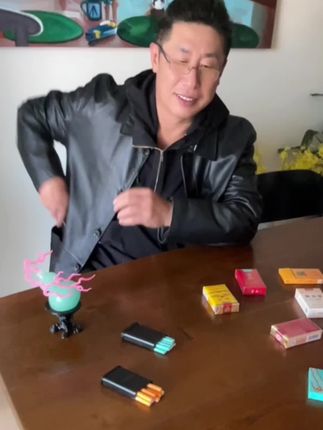 窝趣~这也太酷了吧 #男人的玩具#创意打火机 #高性能实用工具#打火机又火了 #烟盒打火机