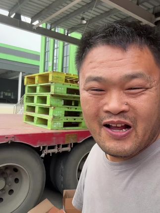 谢谢所有的兄弟姐妹已经安全到达目的地,谢谢你们的一路平安#用抖音记录卡车生活