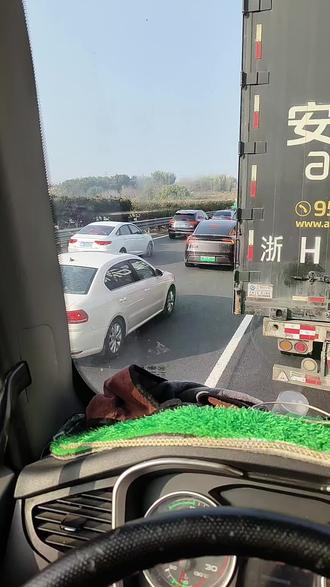 每年返程高峰期必堵之地,沪昆高速衢州段