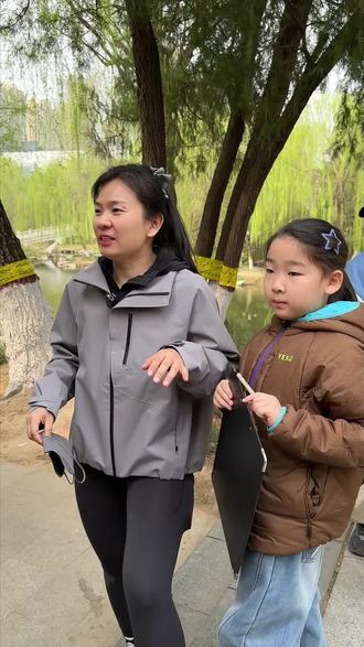春天挑战,孩子能画出多少种不同的树?#春天 #写生 #少儿美术 #挑战 #vlog日常