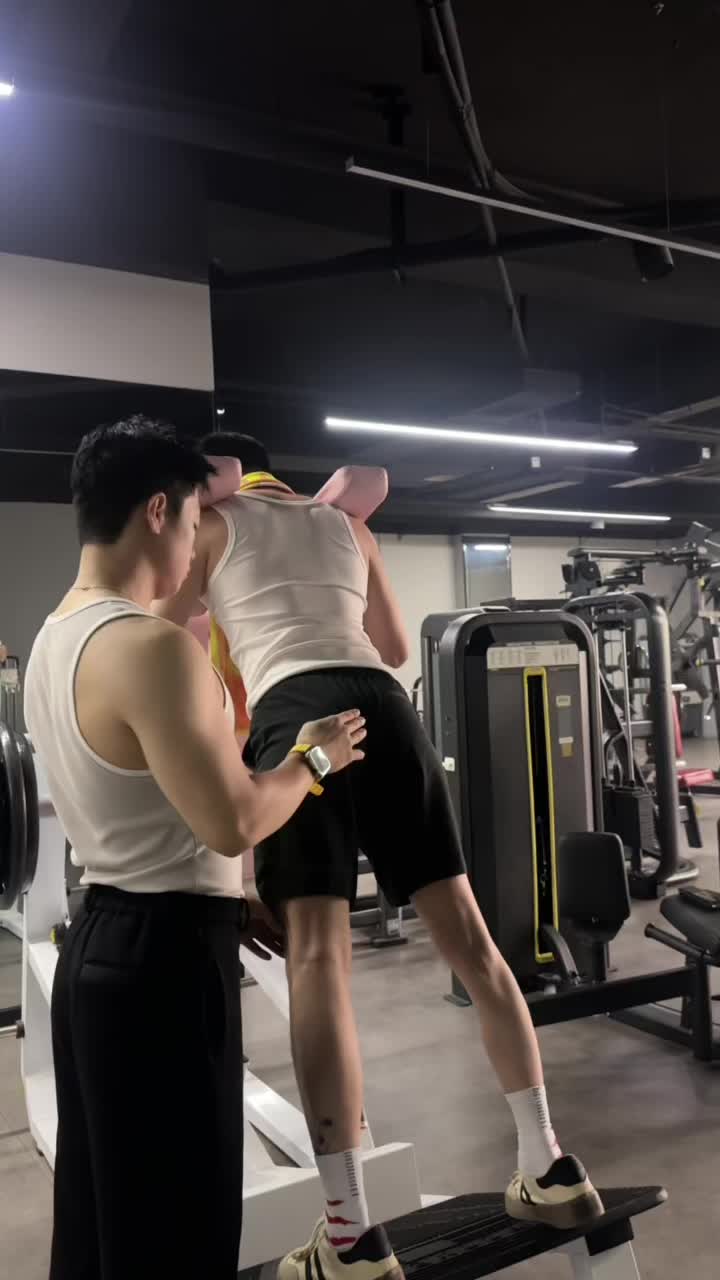 来找我 让我把你练的翘翘的 #男友力 #肌肉男 #翘臀
