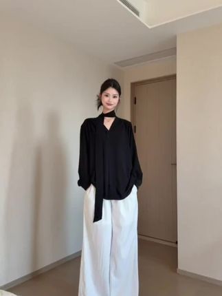 秋新款白色v领飘带衬衫女装设计感小众中长款上衣#长款#衬衫#穿搭分享 #女装穿搭 #早秋穿搭