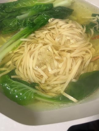 农村土麦子挂面~麦香浓郁~久煮不浑汤 不知道吃什么的时候,那就煮一碗香味浓郁的土麦子挂面,方便又满足#农村生活 #在家做美食 #强烈推荐 #好吃到停不下来 #超便宜超划算