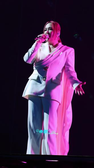 原来是这首歌啊@Janice衛蘭
#卫兰 #qq音乐巅峰之夜 #直拍 #一格格 #缠住吻住春风吹住我吗