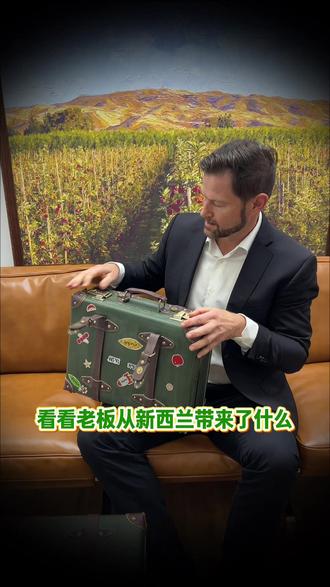 盒子里面有什么#乐淇全球品牌代言人王一博 #乐淇苹果#新鲜应季水果#王一博周边