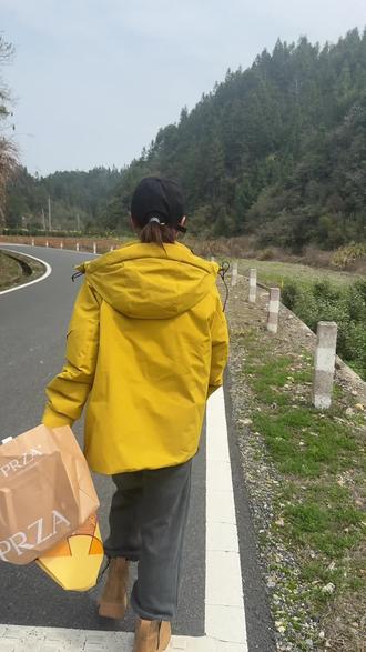 寻找春天 我们在安徽黄山祁门!屏幕前的你认识几种野菜呢?你们那边有什么野菜呢?让我们一起寻找春天吧#热门 #野菜 #寻找野菜