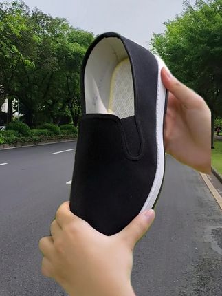 这款牛筋底的老北京布鞋,专为多走路人士设计,舒适透气不捂脚,夏天必备#布鞋 #艾草布鞋 #老北京布鞋 #千层底布鞋