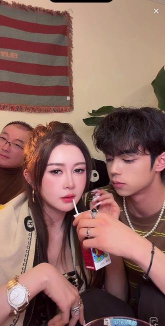 到底让亲不让亲了,亲了要说不亲也要说#盈公主#盈公主和纳迪尔#姐弟恋可以有多甜