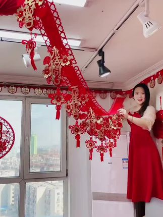 婚房挂拉花喜庆红火还浪漫 结婚男方女方家,都可以挂上拉花,喜庆红火还浪漫 #结婚 #婚庆用品 #婚房装饰 #备婚