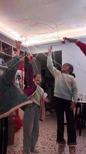 #友谊 #小朋友的世界 志同道合的朋友也很重要,重要的日子会想起重要的朋友,因为在一起就会很快乐。#朋友 #同学 #生日快乐